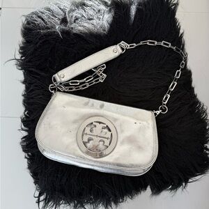 Tory Burch Silver Amanda luxe metallic chain crossbody clutch